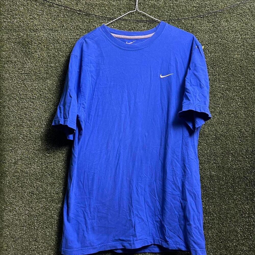 Nike Men's Blue T-shirt